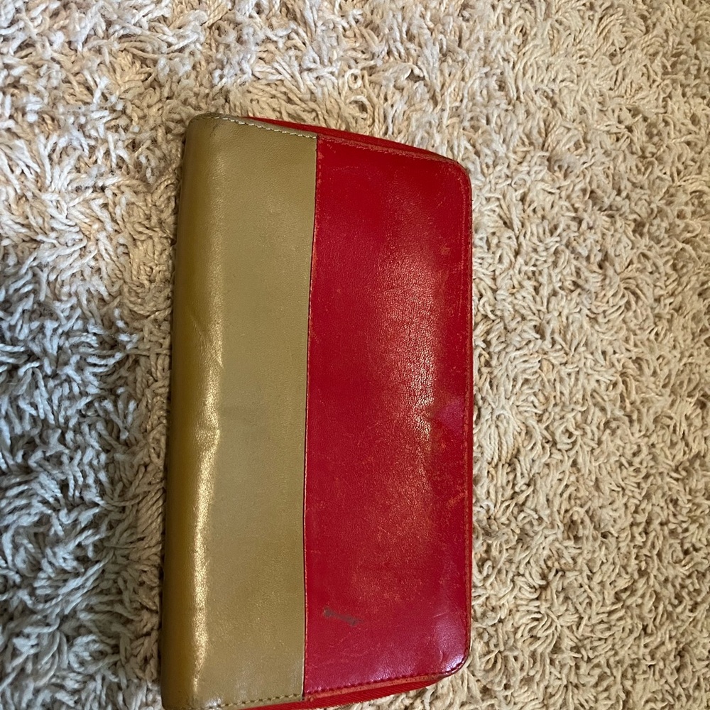 Vintage AUTHENTIC pre-owned Celine Calfskin Red and Gold Zip-around Wallet